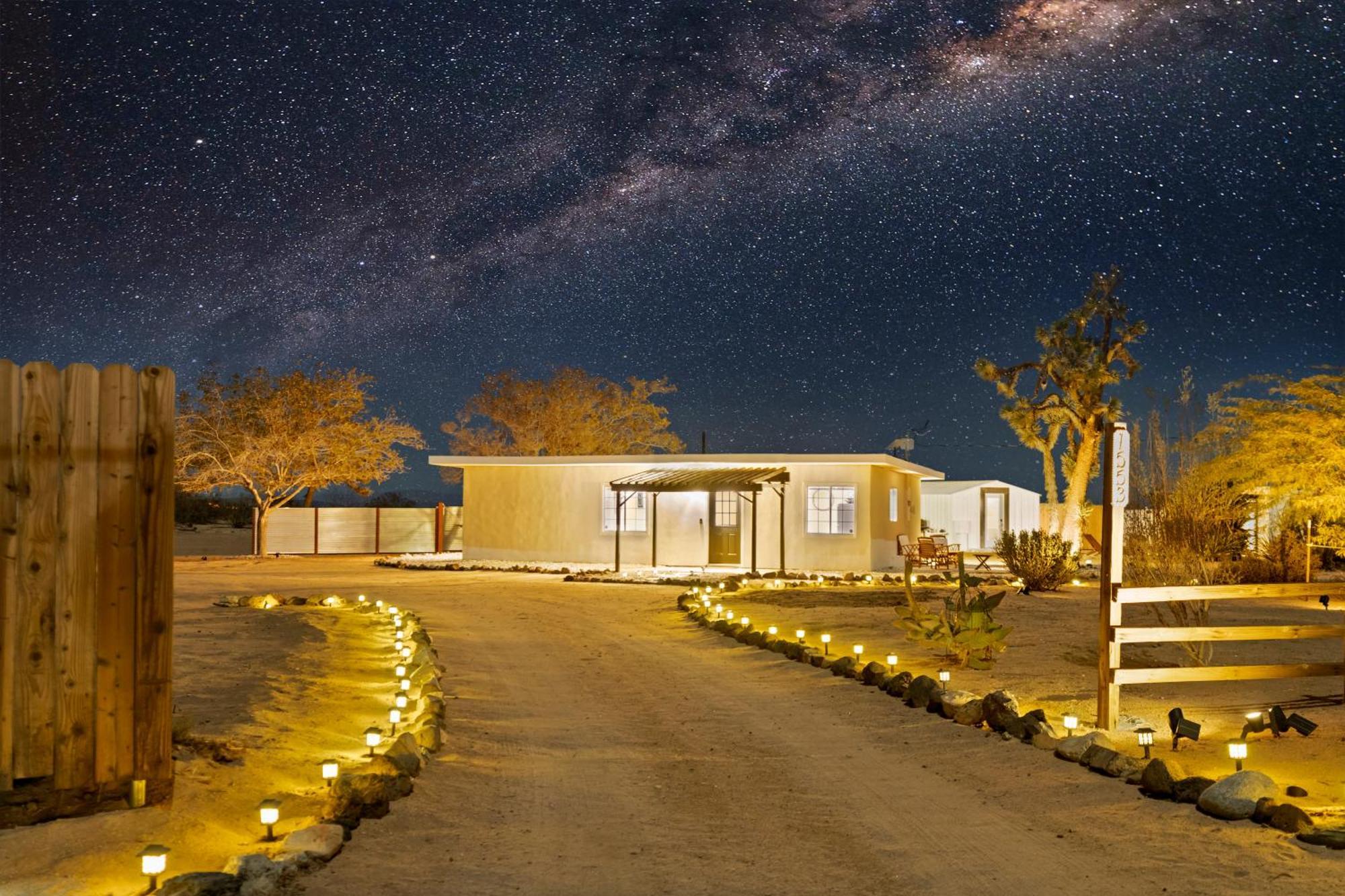 Private Jt Cabin - Ev L2 Station, Hammocks, Fire Pit, Bbq, Bocce Ball, Cornhole Yucca Valley Exterior foto